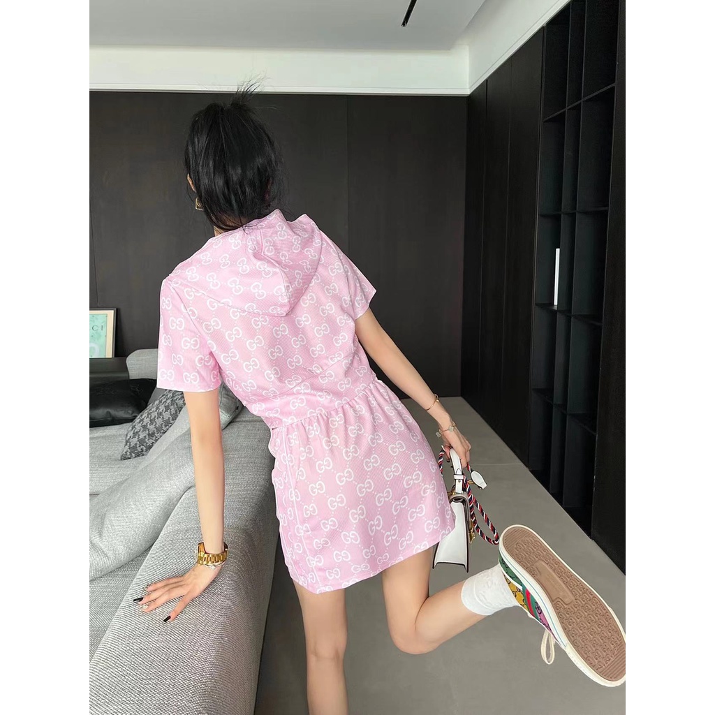 Set váy nữ thời trang cao cấp Gucci GG GC màu hồng vừa nư xtính lại có phong cách cá tính đầy trẻ trung năng động