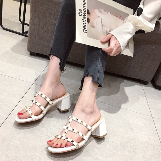 Dép đinh tán cao 5p