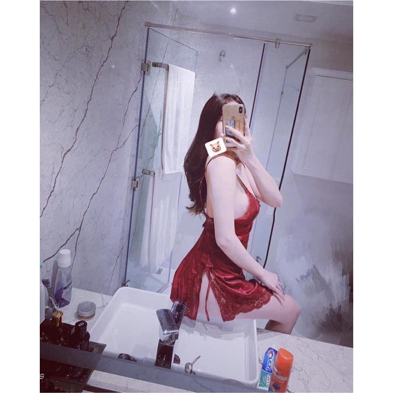 VÁY LỤA CAO CẤP XẺ HÔNG KÈM QUẦN CHIP SEXY kèm video shop tự quay + ảnh feedback cuối cùng | BigBuy360 - bigbuy360.vn