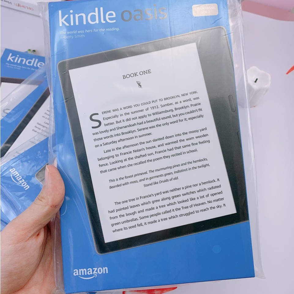 Máy Đọc Sách Kindle Oasis 3 32GB Màu Champagne Gold có đèn vàng