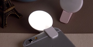 Đèn led hỗ trợ điện thoại selfie