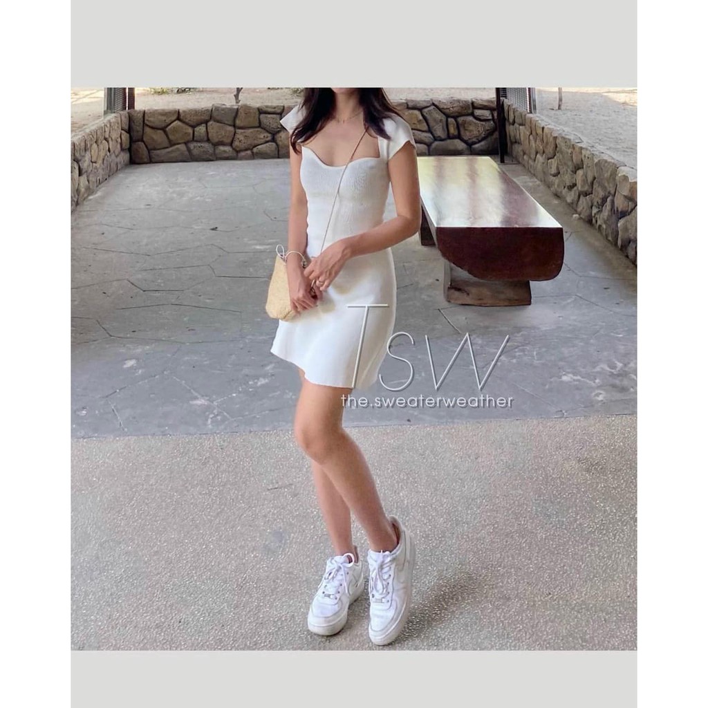 [Mã SKAMA06 giảm 8% tối đa 50K đơn 250K] Váy len ôm, khoét ngực điệu 572 ( kèm ảnh thật, video ) | BigBuy360 - bigbuy360.vn