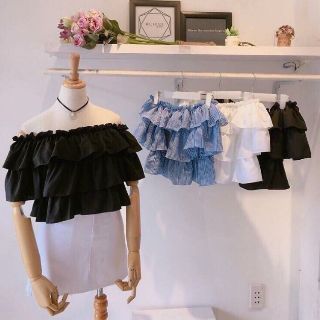Áo trễ vai 3 tầng bèo