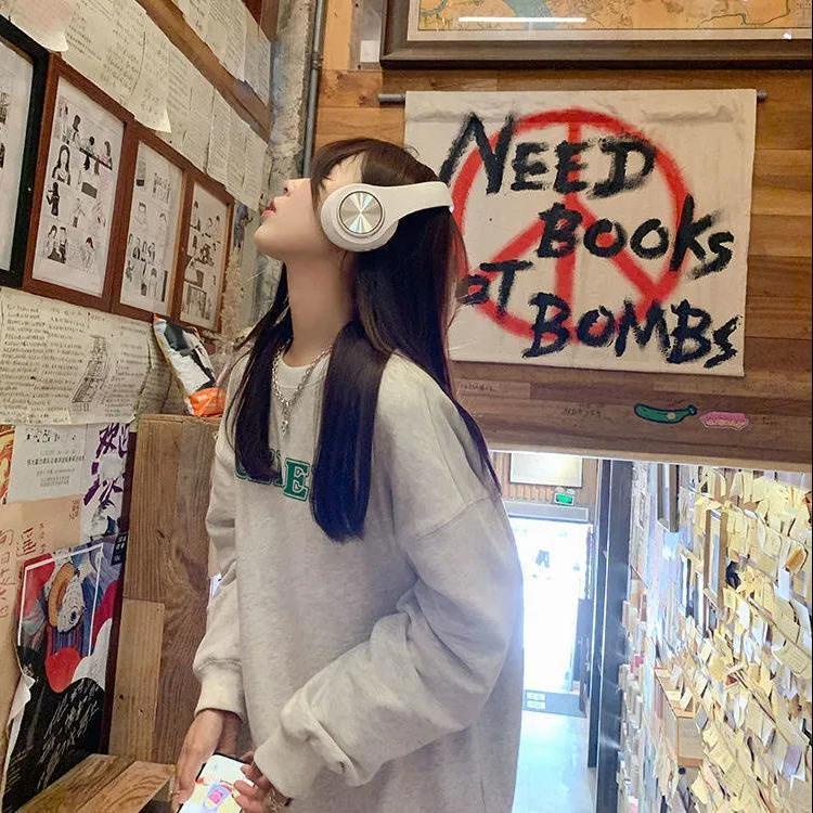 COZOK Áo sweater tay dài form rộng in chữ phong cách Hàn Quốc