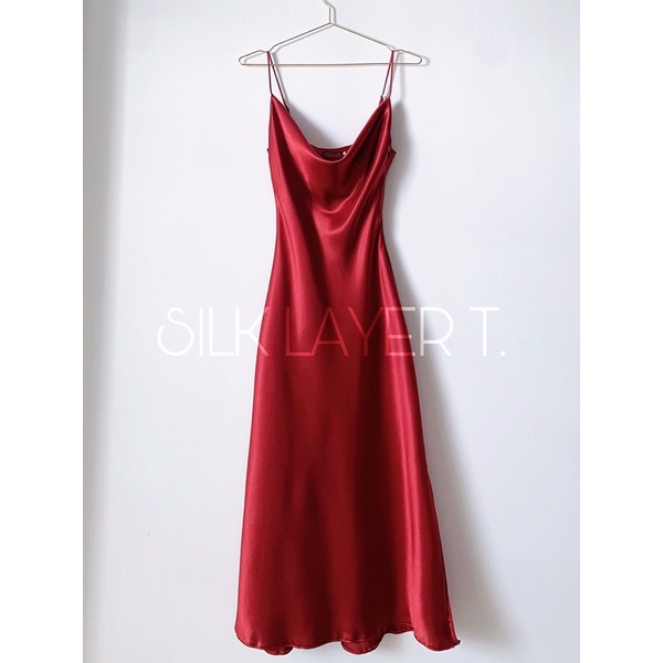 ĐẦM CỔ ĐỔ DÀI MÀU ĐỎ by SILK LAYER T.