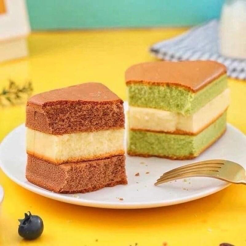 (Có sẵn 1 Thùng 2kg)  Bánh Bông Lan Tam Giác