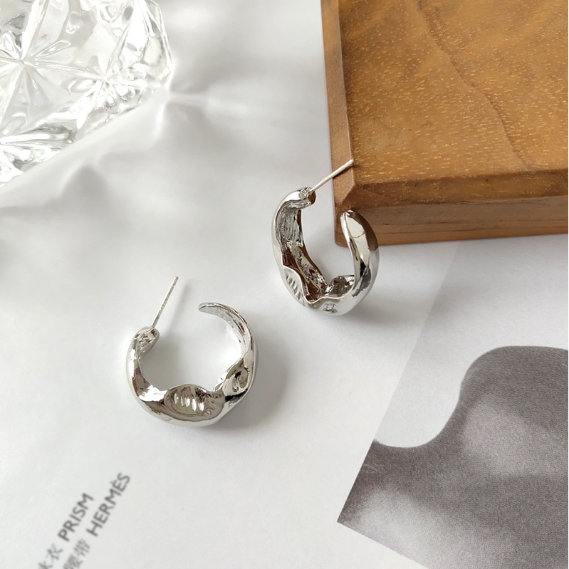 Đôi Khuyên Tai Hình Chữ C Xếp Ly Kiểu Đơn Giản Thời Trang Mùa Hè Cho Nữ