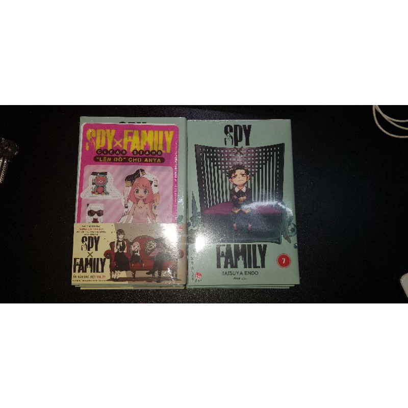SPYxFAMILY vol7 phiên bản đặc biệt tặng kèm bản thường