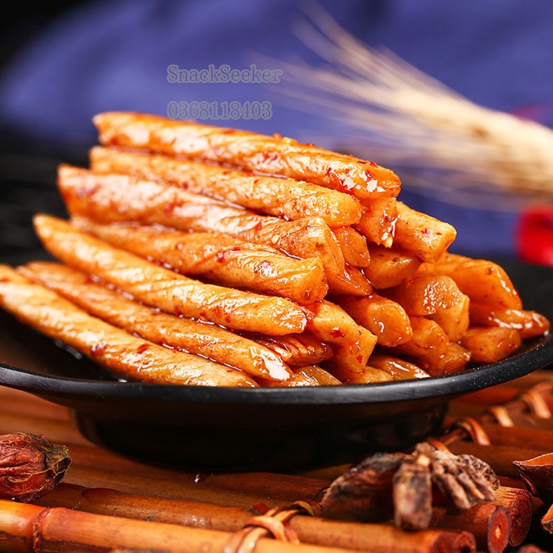 Que chay sốt cay Tứ Xuyên - (hay còn gọi là tăm cay, thừng cay)- ĐỒ ĂN VẶT TRUNG QUỐC-Gói 50g