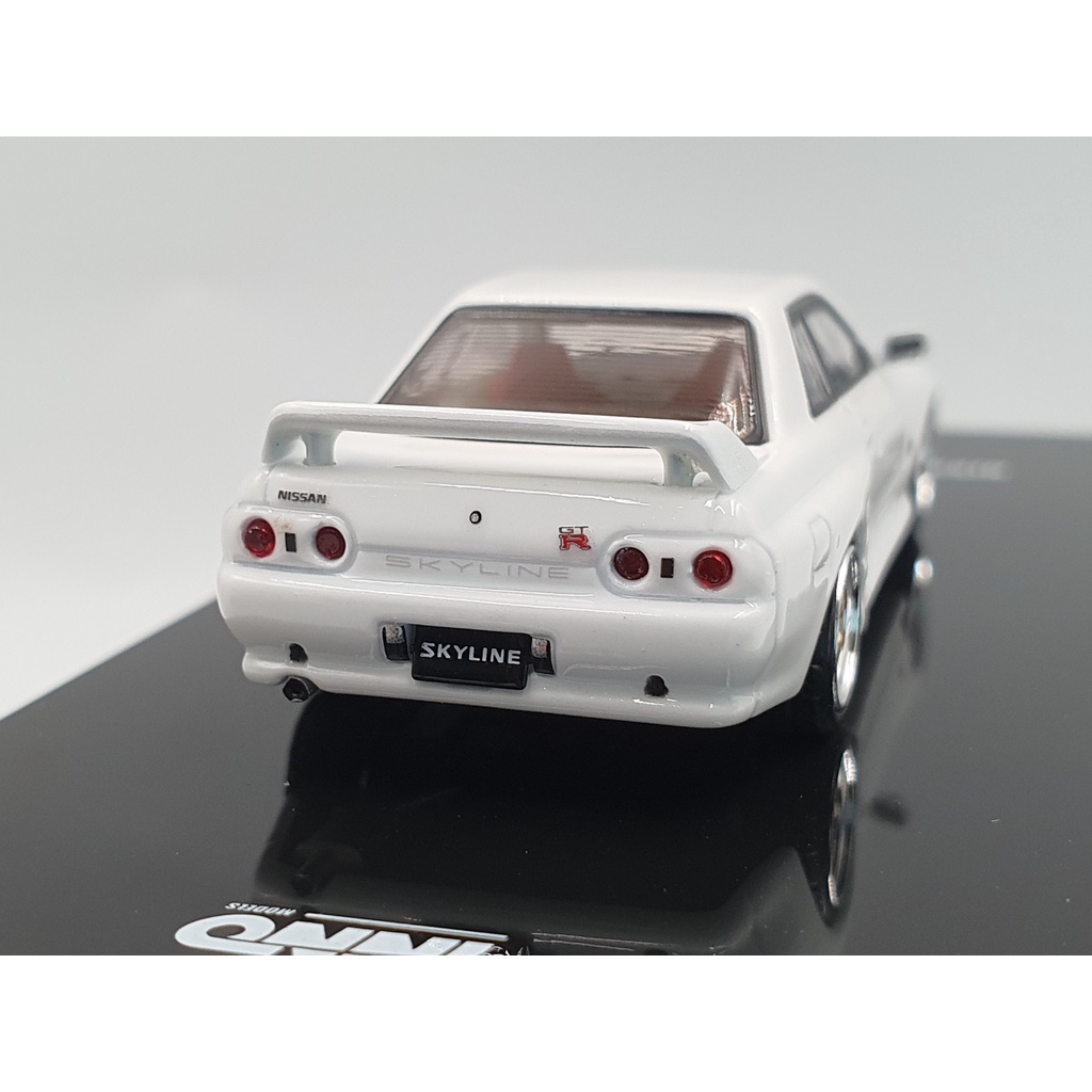 Xe Mô Hình Nissan Skyline GT-R (R32) 1:64 Inno ( Trắng )