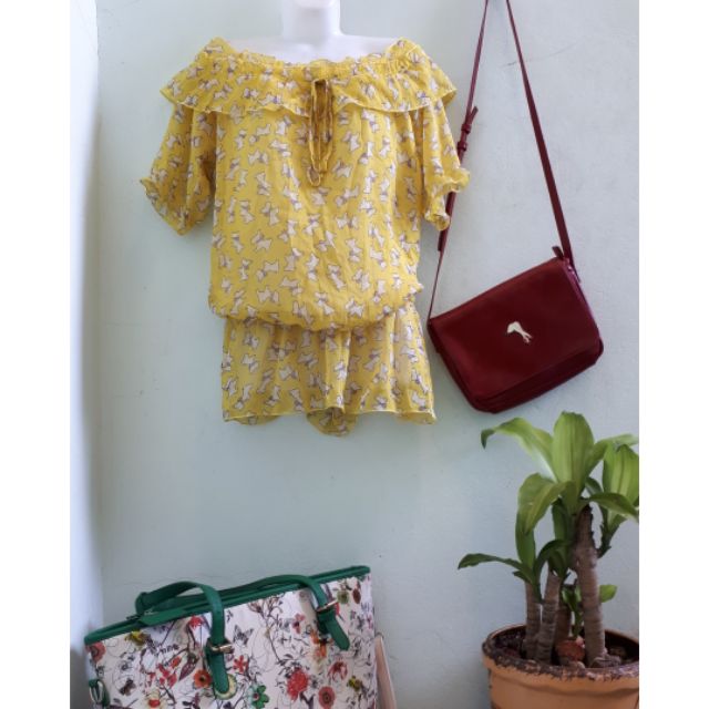 Áo voan vintage tiểu thư, cổ thuyền siêu lãng mạn và cổ điển.