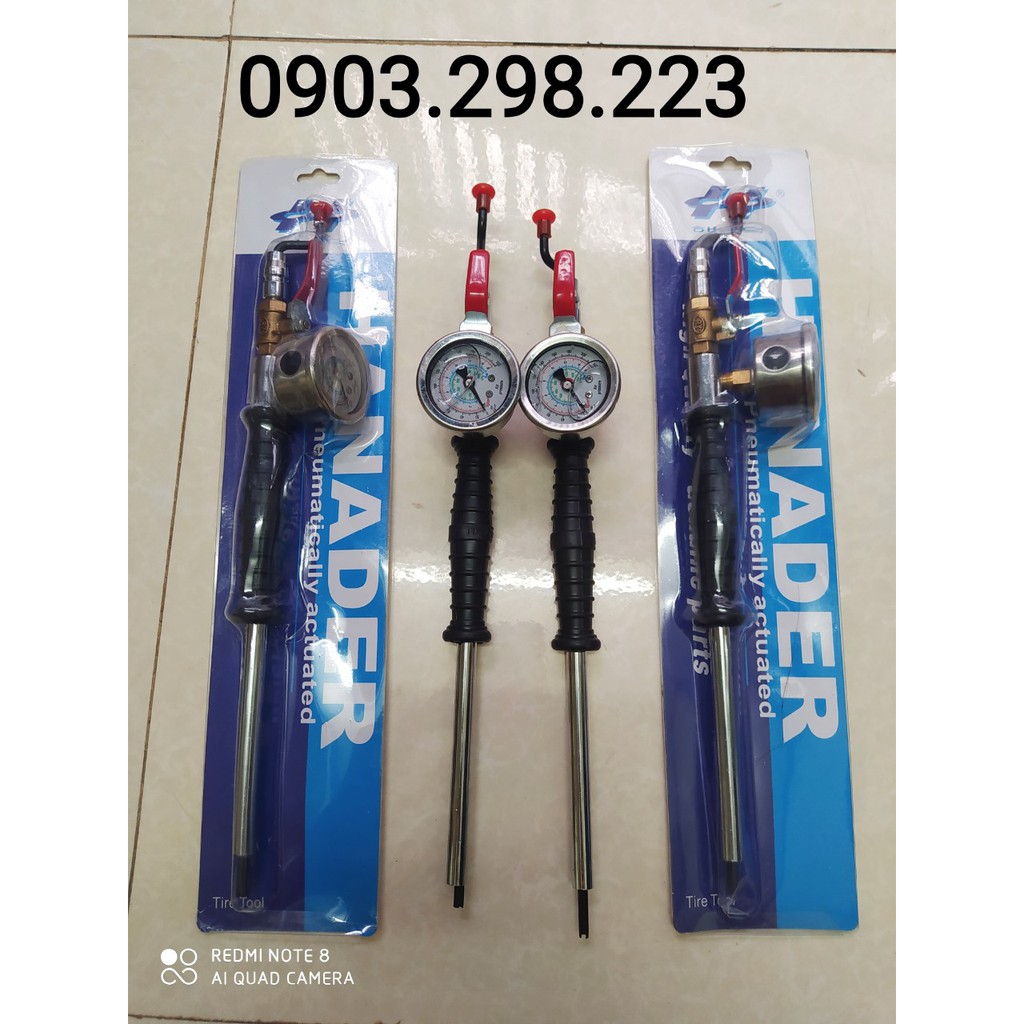 Tay bơm lốp ngoáy ti van có đồng hồ dầu