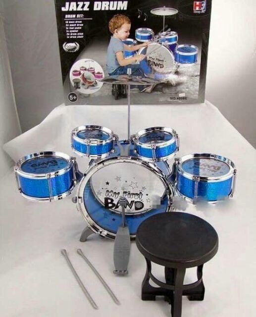 Set trống có ghế ngồi và chân đạp