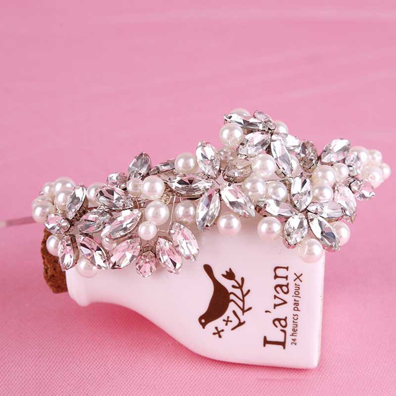 Vương miện cô dâu đính hạt ngọc trai sang trọng