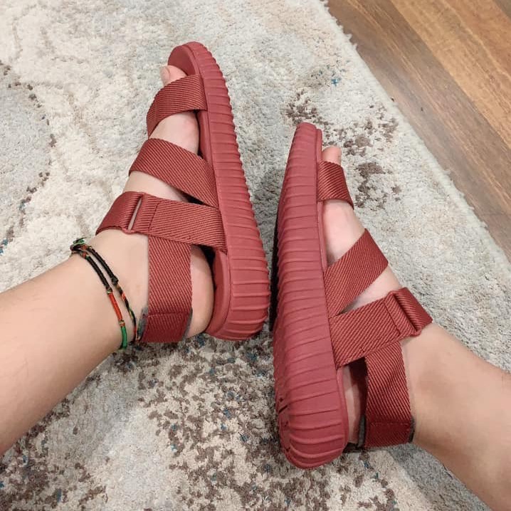 [CHÍNH HÃNG] SANDAL SAADO | YZ02 – Yezi Red Wine – Màu Đỏ Đô Trơn | Giày Sandal Nam Nữ Cao Cấp Đế Xuồng