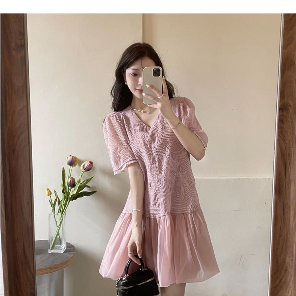 (HÀNG CÓ SẴN) Đầm suông cổ V ren chỉ phối tà voan nhẹ nhàng, nữ tính (có hình thật)