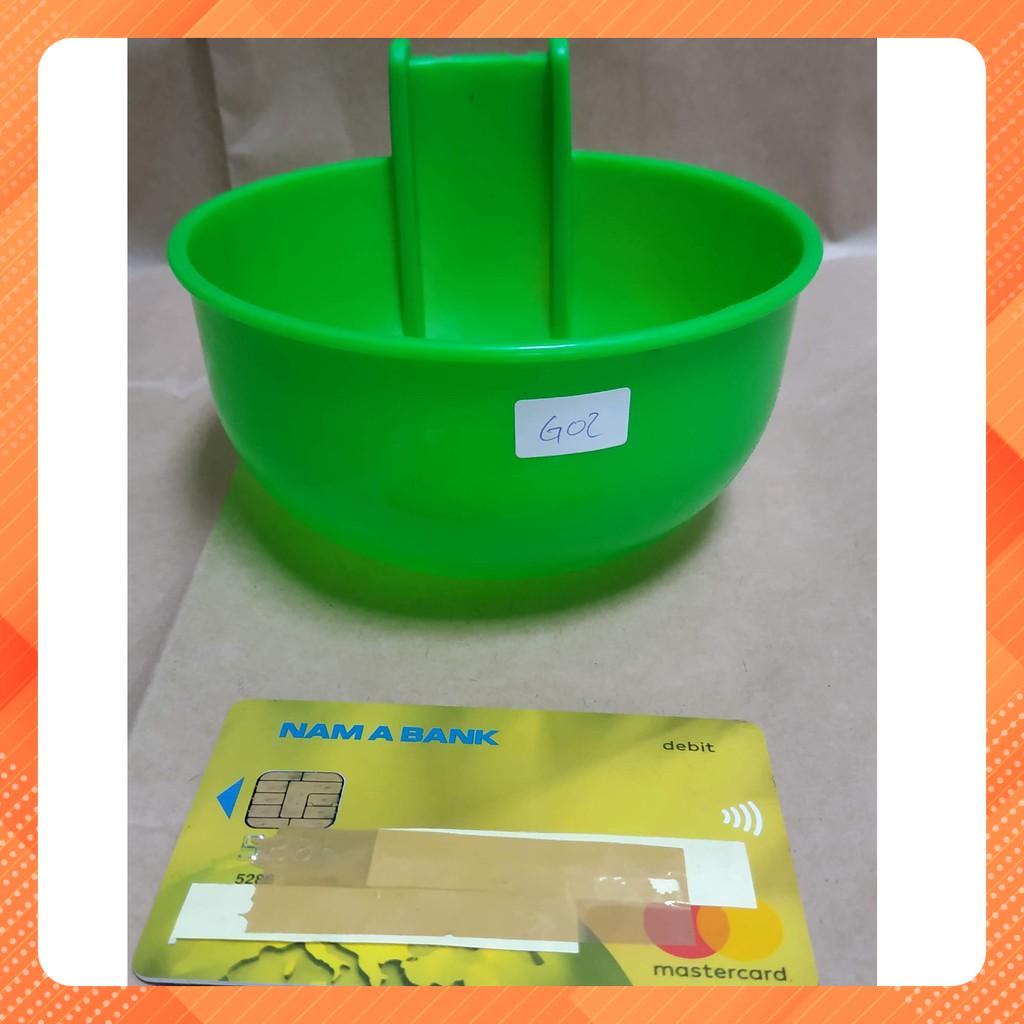 G02 - Block 10 cái Máng gáo nhựa tròn cho gà, chim, Trung, phi 12