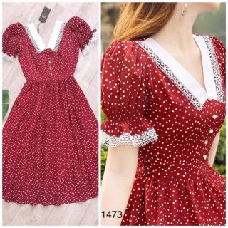 Váy đỏ xòe tim trắng