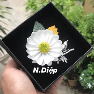 Hoa cài áo Cúc Hoạ Mi