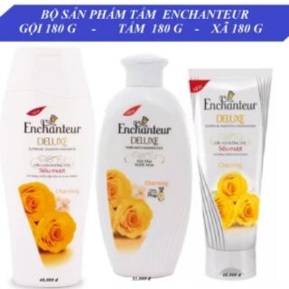 Compo gồm 1 chai gội enchantuer  180g+1 chai tắm enchantuer + 1 tiếp xã 180g