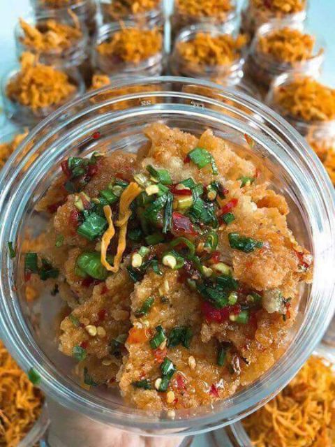 ( MIỄN SHIP Ở HCM) 1 HỦ TO 500G Cơm cháy lắc khô gà, ăn là ghiền | BigBuy360 - bigbuy360.vn