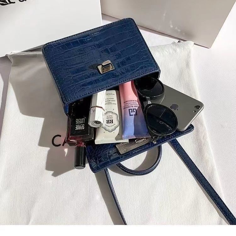 Túi xách tay đeo vai mẫu 2022 thời trang dành cho nữ