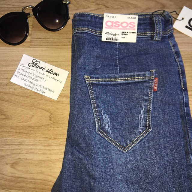 Quần jean ASOS lưng cao- ảnh chụp tai store