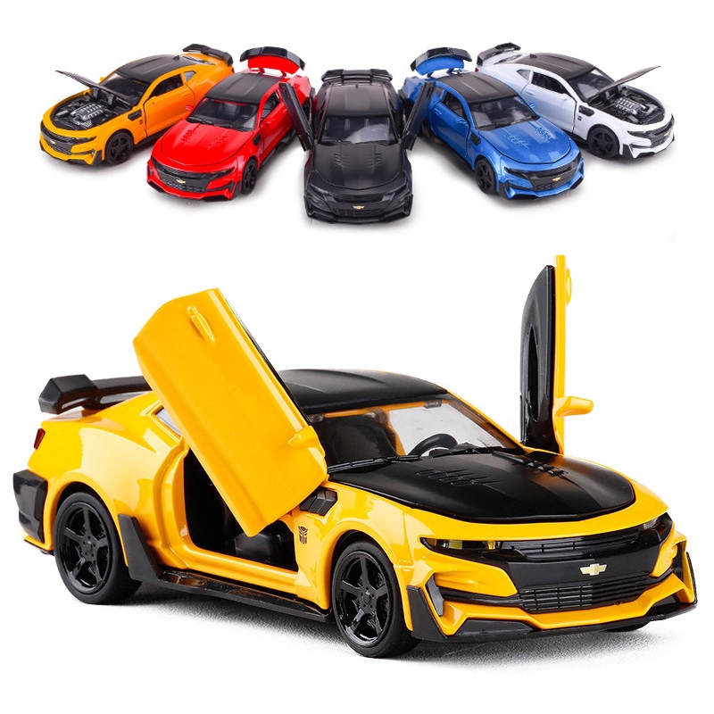 Mô hình xe hơi biến hình Bumblebee Chevrolet camaro tỉ lệ 1 : 32 dành cho bé