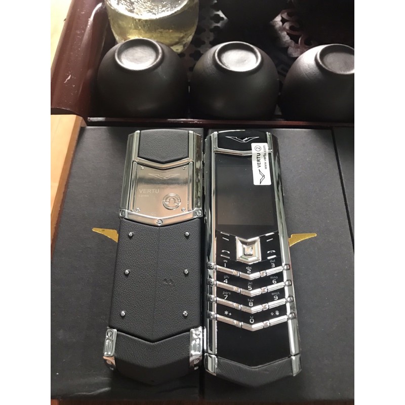 Điện thoại giá rẻ VT K8 lưng da tặng kèm pin (full box) | BigBuy360 - bigbuy360.vn