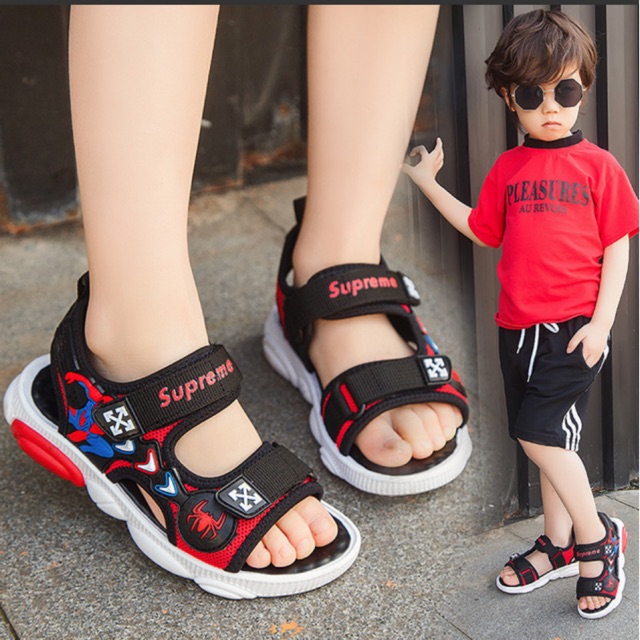 Sandal người nhện cho bé trai