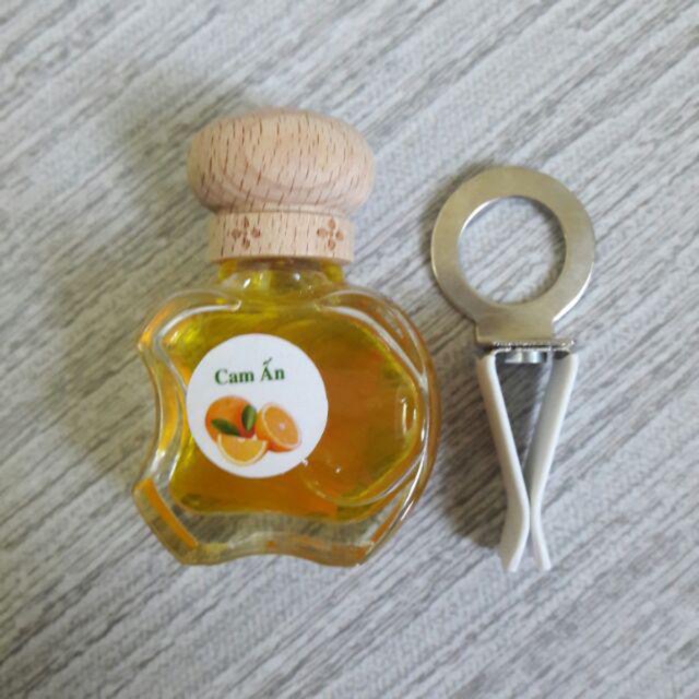 Tinh dầu kẹp xe, treo tủ dubai Royal xách tay aut 100% | BigBuy360 - bigbuy360.vn