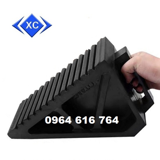 Cục chặn lùi xe cao su, Chặn bánh xe tam giác nhỏ gọn, tiện lợi