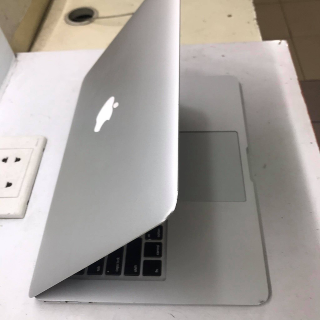 Máy Apple Macbook Air (2017) MQD32 Core I5 8gb ram, 128gb sdd, 13.3 inch, Silver. Máy khỏe, Rẻ, Bền