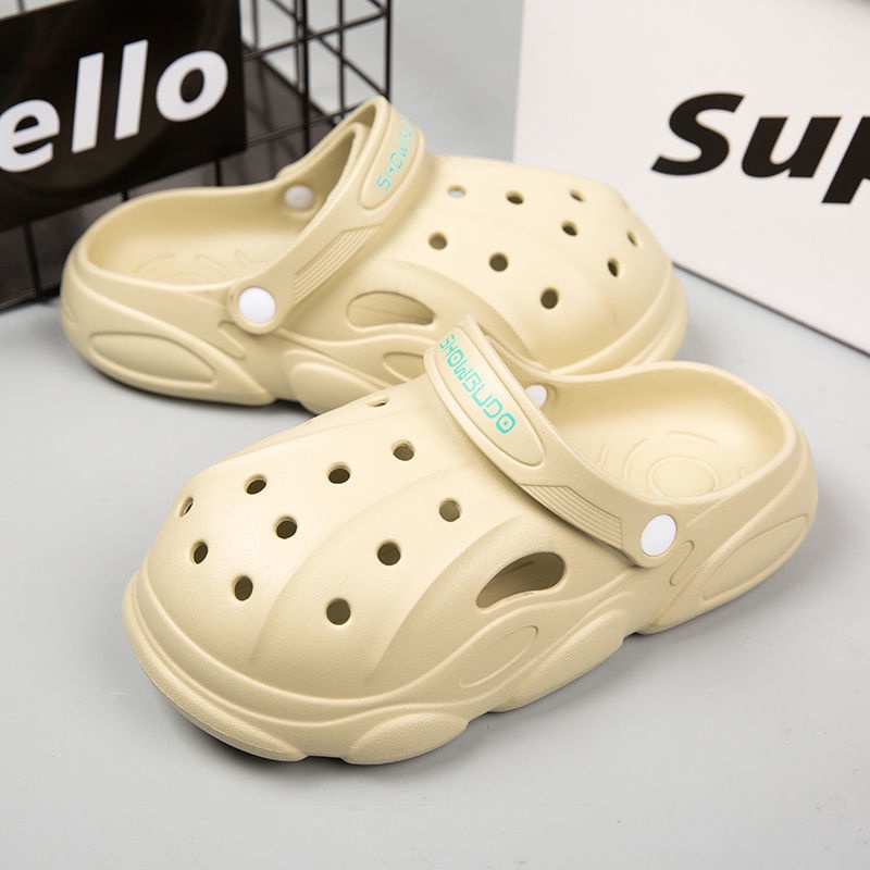 Dép Sandal Q Đục Lỗ Thoáng Khí Mềm Mại Chống Mài Mòn Thời Trang Đi Biển Mùa Hè Cho Nam Và Nữ