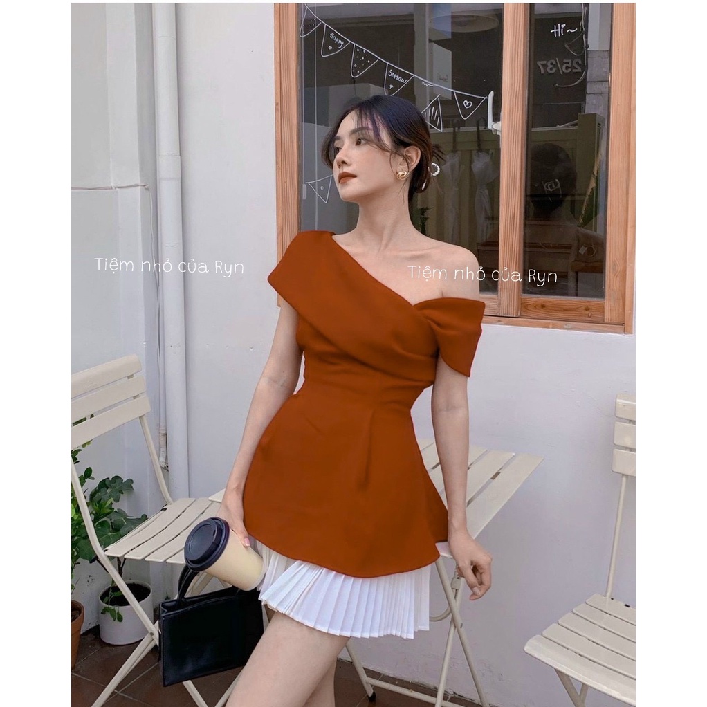 Set áo lệch vai mix chân váy xếp ly nhẹ nhàng, tiểu thư và thanh thoát cho những cô nàng công sở nhà Ryn