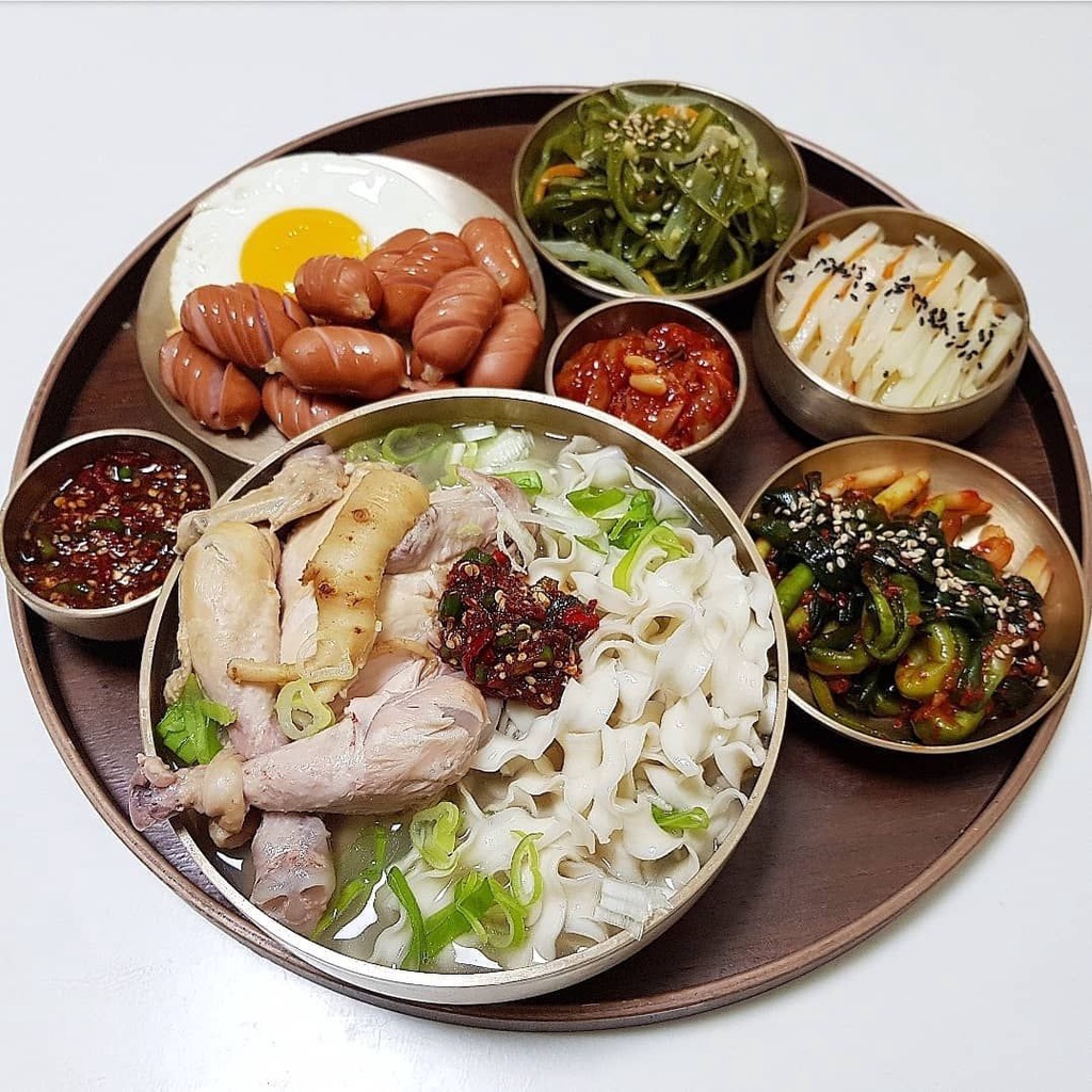 [MỚI] Sâm Hầm Gà Hàn Quốc Bổ Dưỡng Đối Với Mọi Lứa Tuổi - Hàn Quốc