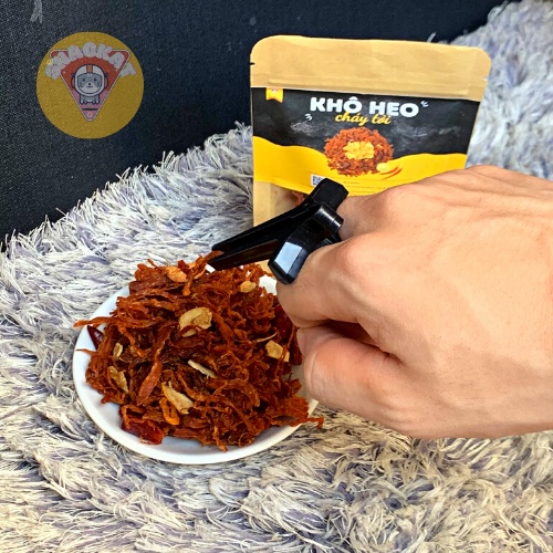 Khô Heo Khô Heo Cháy Tỏi Khô Heo Cay Xé Khô Heo Rẻ Nhất 30G - SNACKAT | BigBuy360 - bigbuy360.vn
