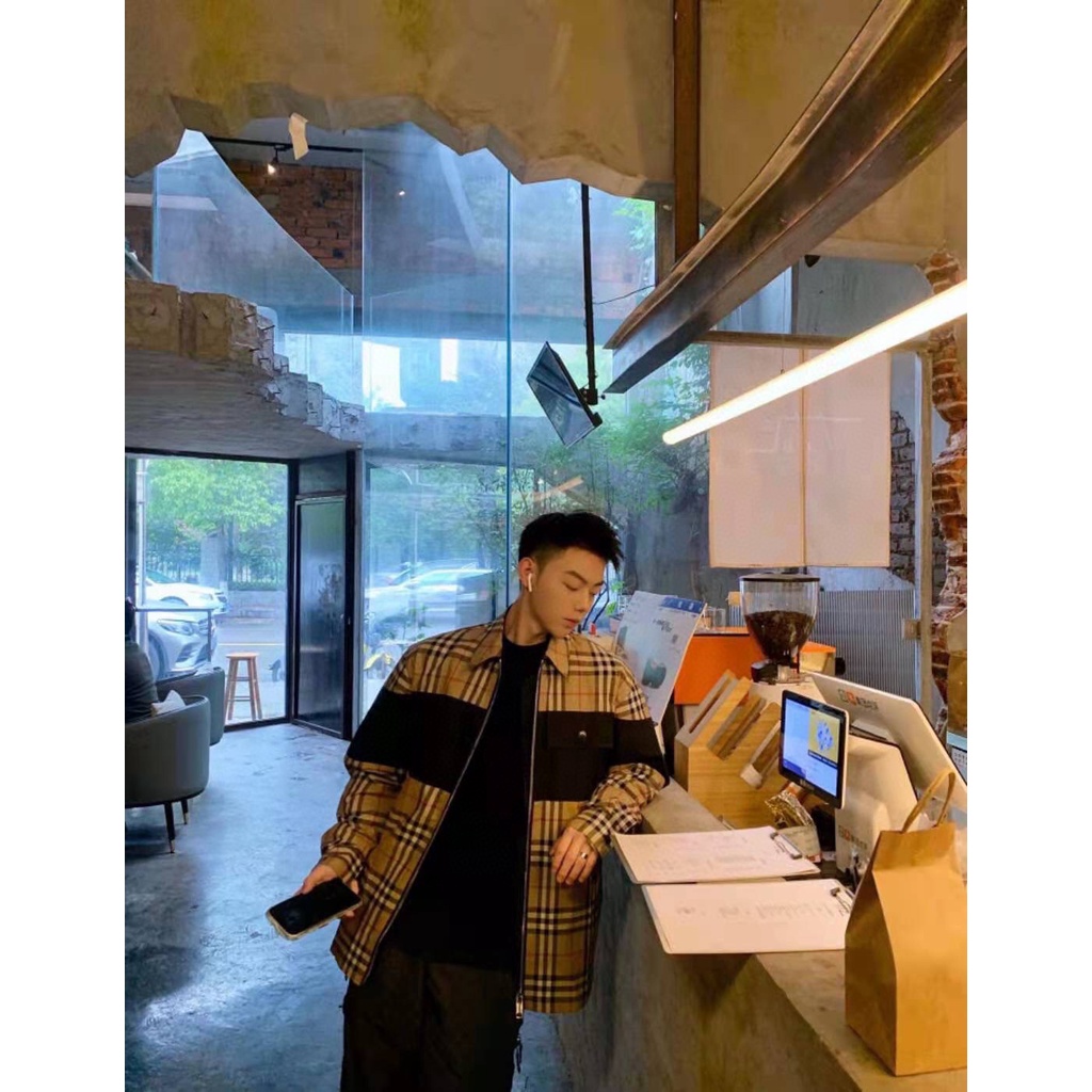 Áo khoác nam cao cấp Burberry BBR thiết kế trẻ trung và cá tính với phong cách năng động