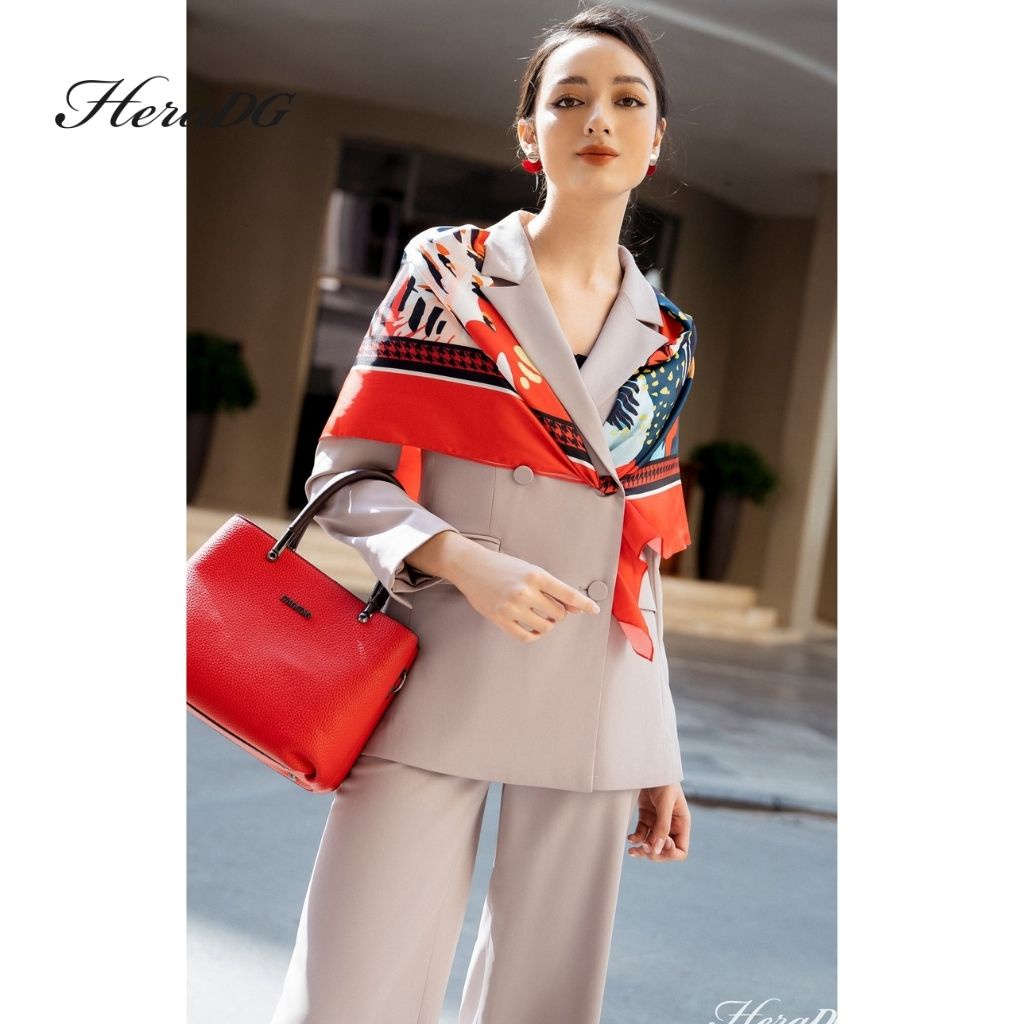 Áo Khoác Blazer HeraDG Thiết Kế Cổ 2 Ve Vếch Phối Hai Hàng Cúc Tinh Tế, Chất Liệu Cao Cấp WTBA026A