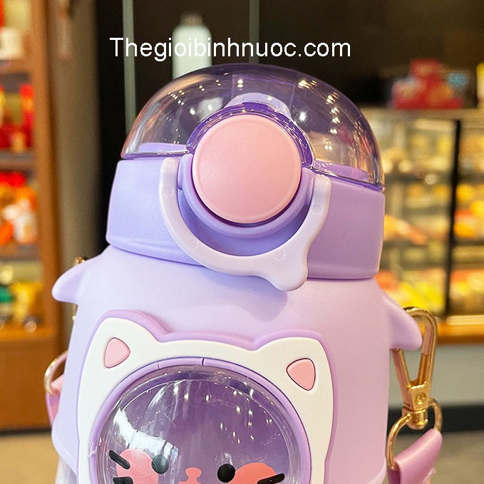 Bình nước cho em bé 700ML Tặng Kèm Dây Đeo Chéo N233