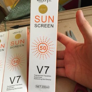 🤩🤩Kem chống nắng V7 SUN🤩🤩
