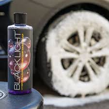 Dung dịch rửa xe cao cấp, bọt nhiều, siêu bóng Chemical Guys Black Light Hydrid Radiant Finish Car Wash Soap - 478ml