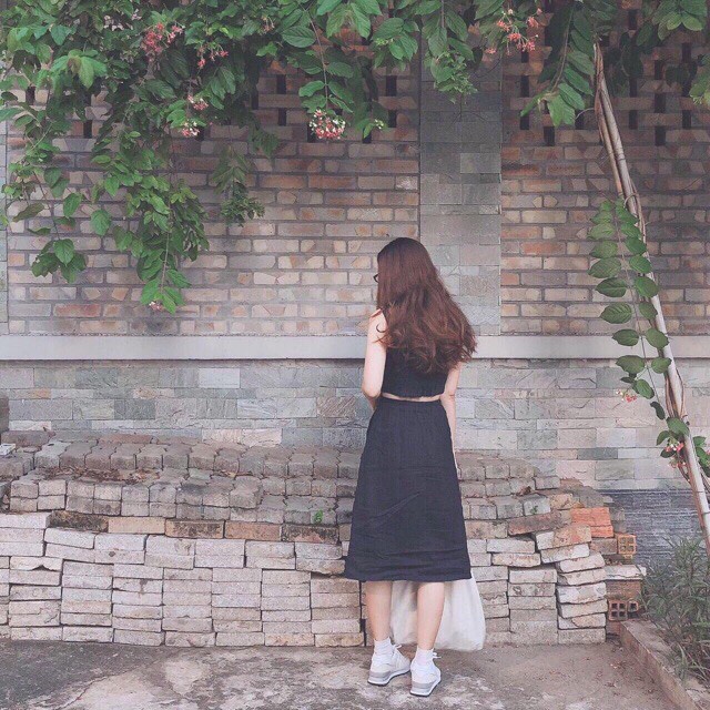 (TRI ÂN HOT) SET ÁO 2 DÂY CROPTOP MIX CHÂN VÁY CÚC ĐEN BE