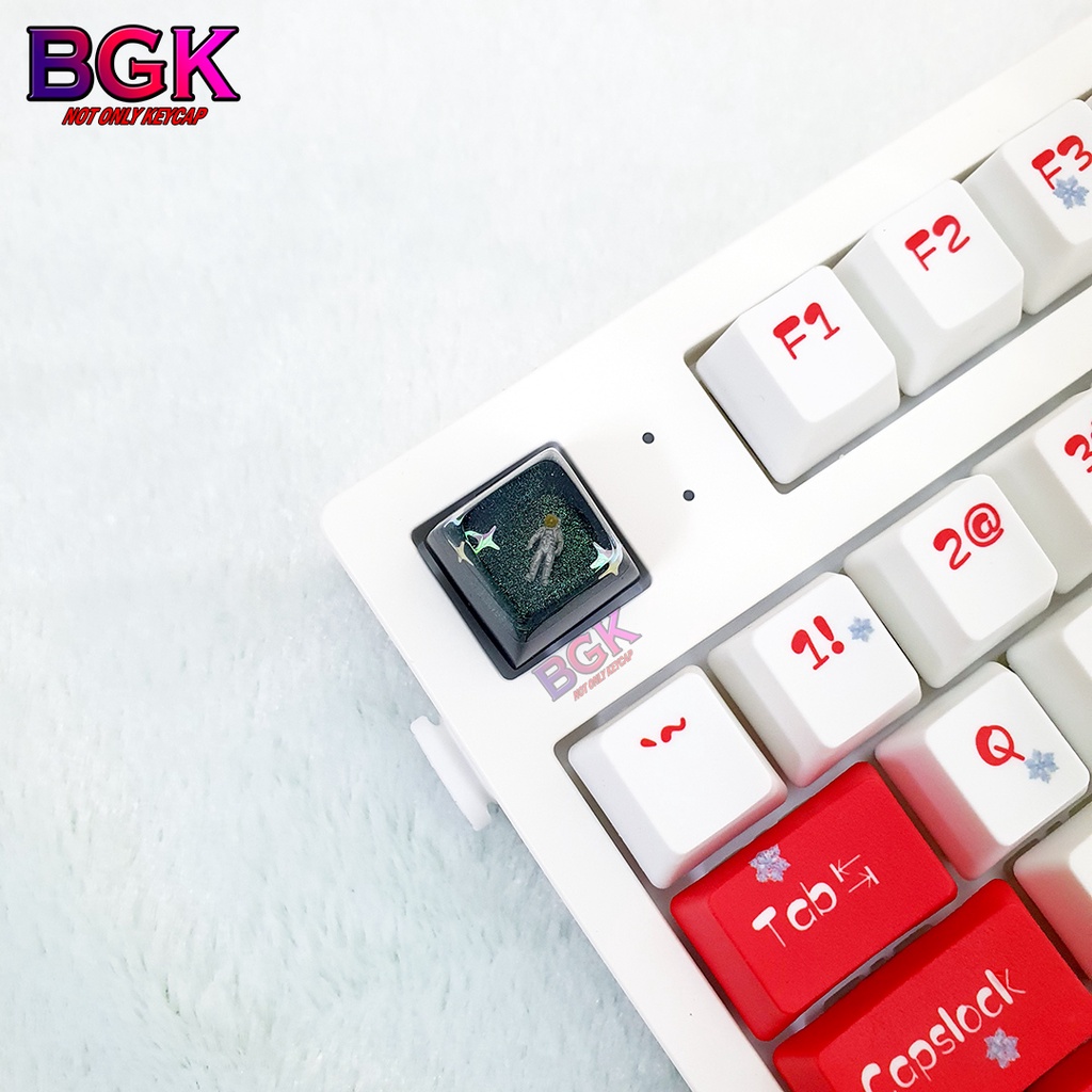 Keycap Lẻ hình Phi hành gia ngoài vũ trụ cực đẹp SA profile ( keycap resin độc lạ )( Keycap Artisan )