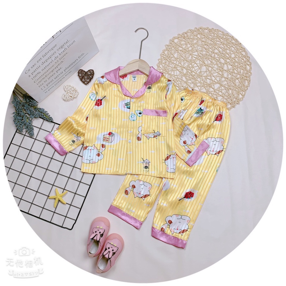 Bộ gấm satin bò sữa size nhỡ bé gái
