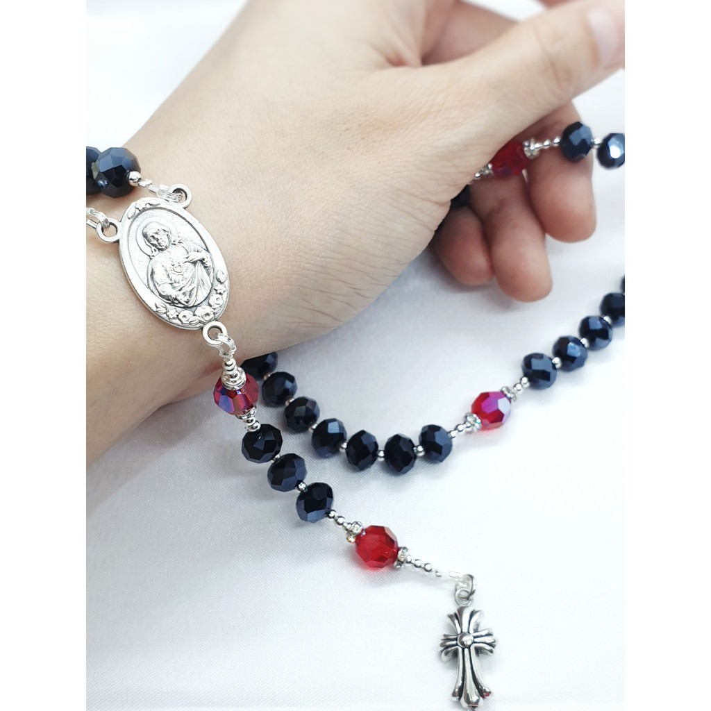 Chuỗi mân côi đeo cổ pha lê xanh đen đính mề đay Lady Fatima thiết kế handmade limited