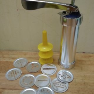 Dụng cụ làm bánh qui bơ
