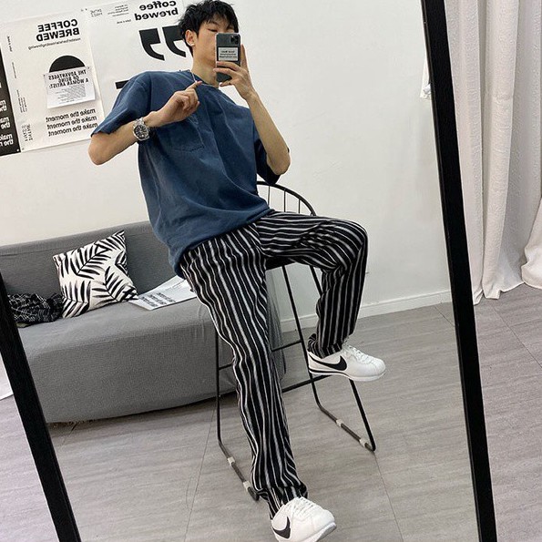 Quần ống rộng họa tiết kẻ sọc phong cách Hàn Quốc dành cho nam
