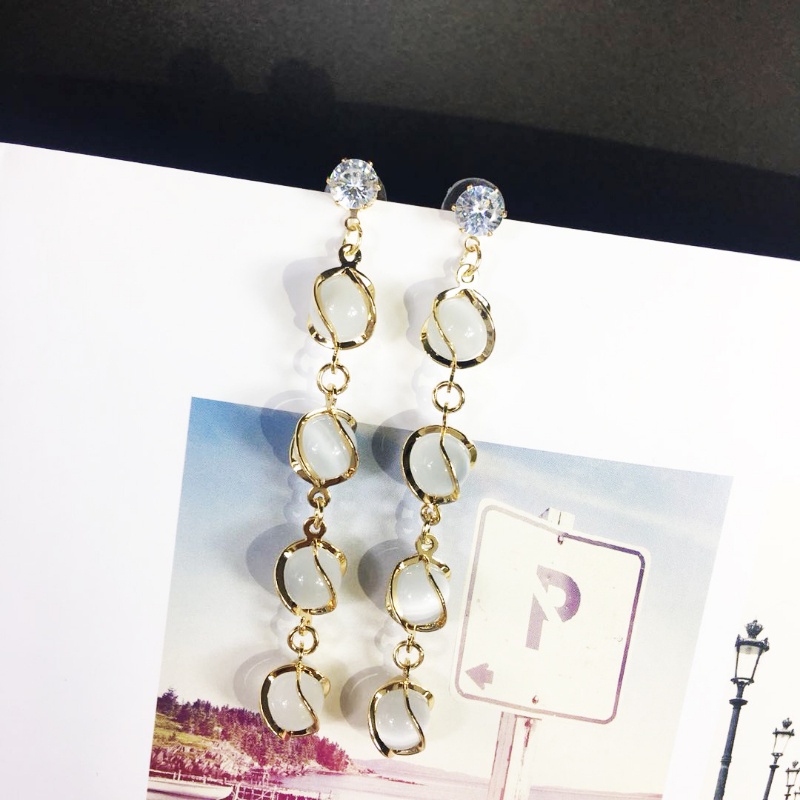 Khuyên Tai Dáng Dài Đính Đá Pha Lê Tua Rua Xinh Xắn