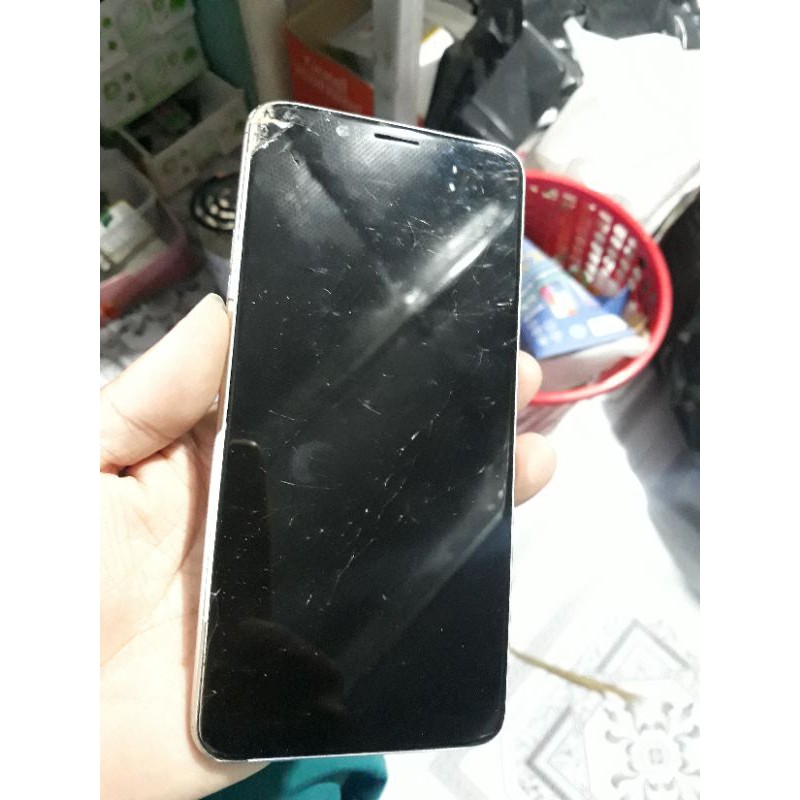 Xác Oppo F5 hư màn hình